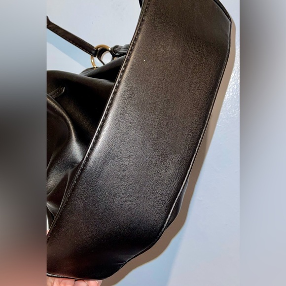 NWT (not attached) Badgley Mischka Vegan Leather Black Shoulder Bag - Picture 6 of 12